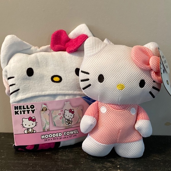 New Hello Kitty Hooded Towel & Plush Toy Bundle – Adorable Gift Set! - Picture 1 of 7